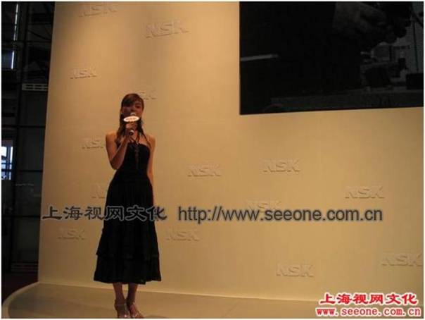 中英文女主持:梦婕