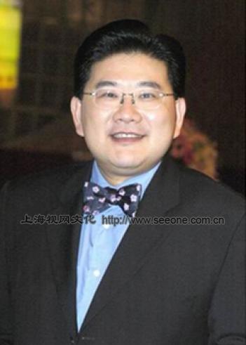 上海电视台主持人：曹可凡